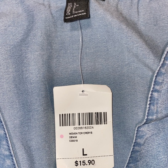 Tie in front jean crop top from forever21 never worn - Picture 2 of 2